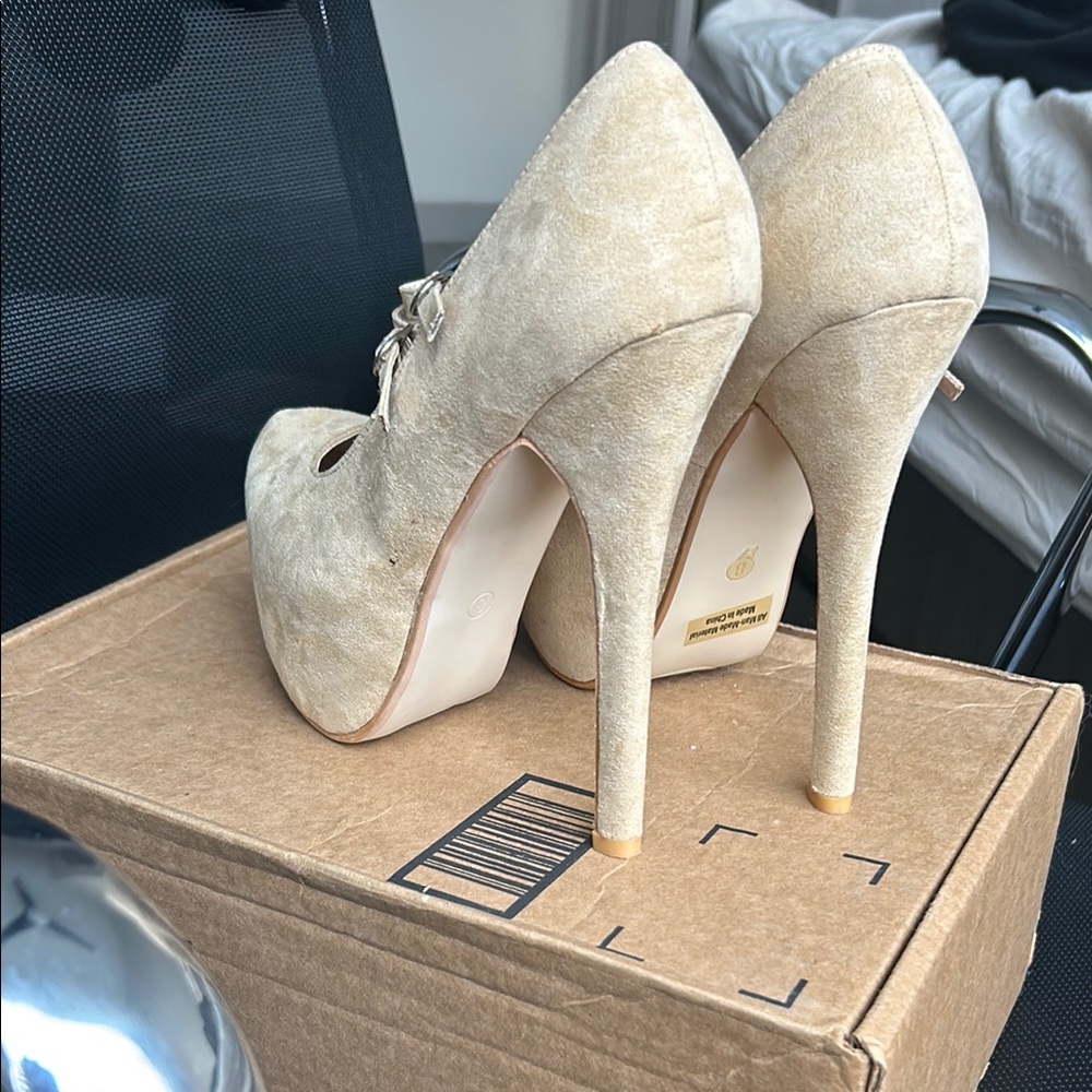 Chic Beige Double Strap Heels - image 3